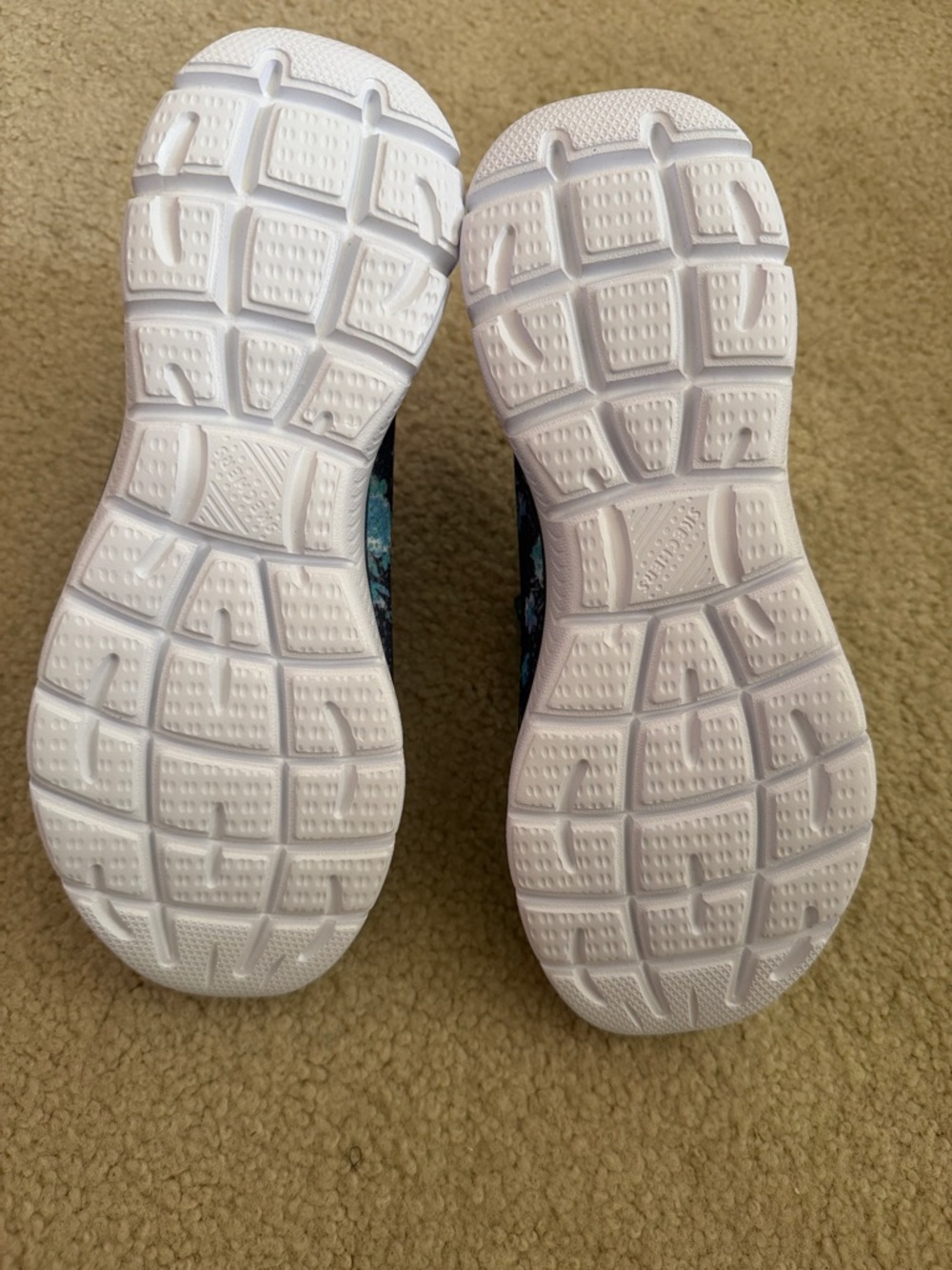 Skechers Memory Foam Shoes NWB , blue/green flowers, women size 9 - Picture 6 of 8